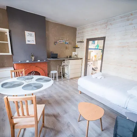 Du Ravelin - Metro Saint Cyprien Apartament